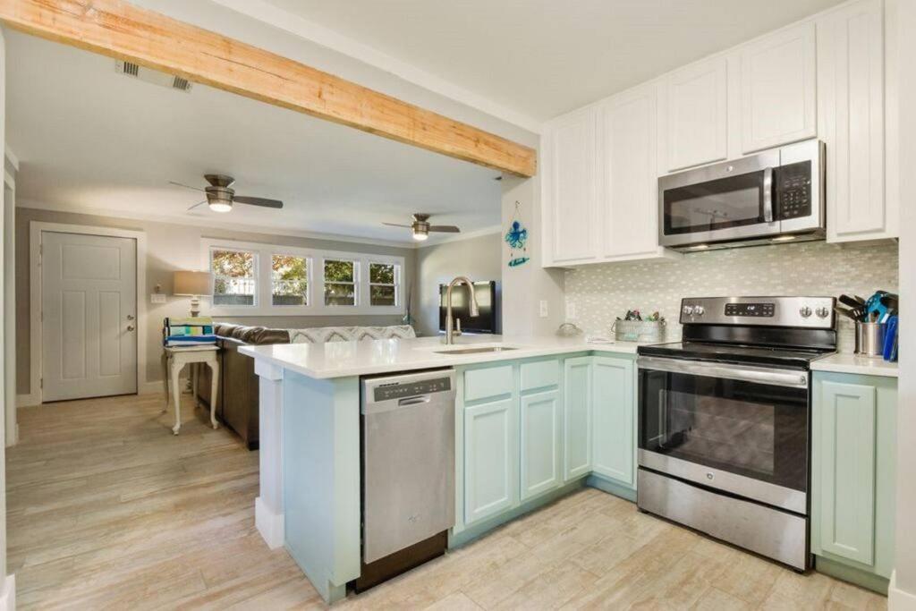 Shady Oaks Beach House With Beautiful Ocean Views! 걸프포트 외부 사진